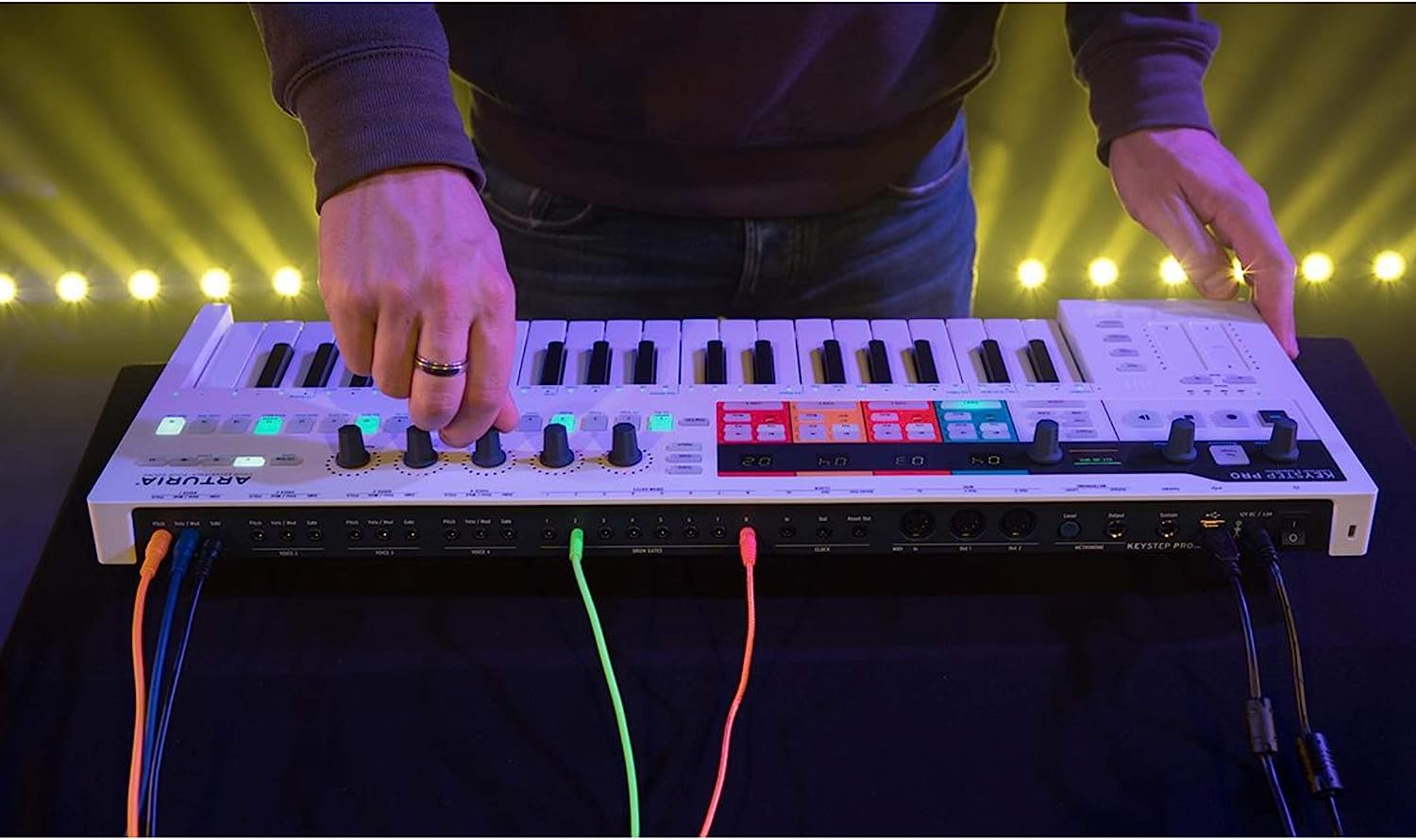 Controlador Arturia MicroLab KeyStepPro imagen 3 — La Tienda de Audio Colombia
